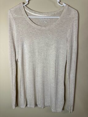 Maurices MEDIUM Light Cream Long Sleeve Scoop Neck Top